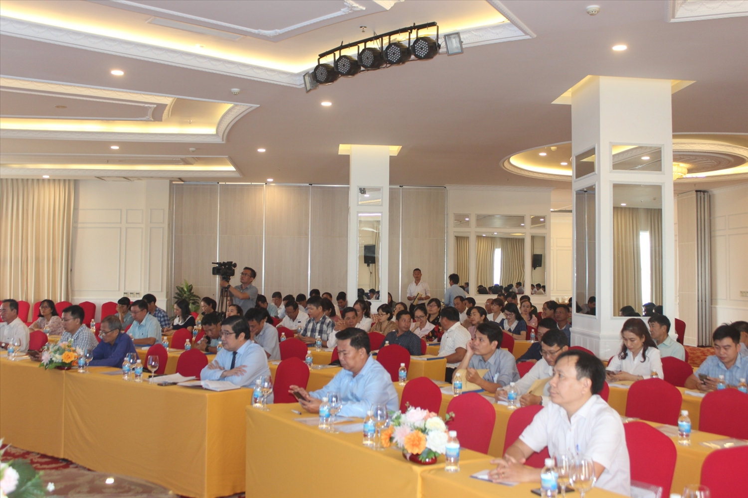 Quang cảnh tại hội nghị
