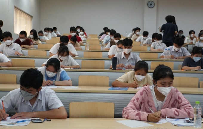 Thí sinh dự thi đánh giá năng lực do Đại học Quốc gia TP HCM tổ chức ngày 27/3. Ảnh: Mạnh Tùng Thí sinh dự thi đánh giá năng lực do Đại học Quốc gia TP HCM tổ chức ngày 27/3. Ảnh: Mạnh Tùng