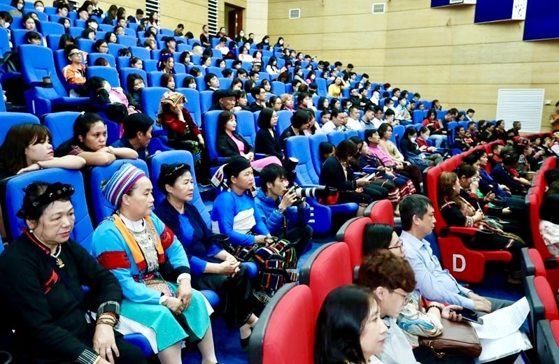 Các đại biểu tham dự Diễn đàn