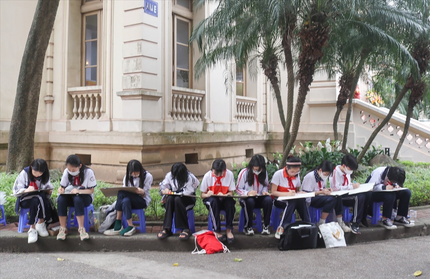 Cuộc thi vẽ tranh theo sách giúp cho các em thiếu nhi thể hiện năng khiếu hội hoạ, cảm thụ được cái hay, cái đẹp trong sách