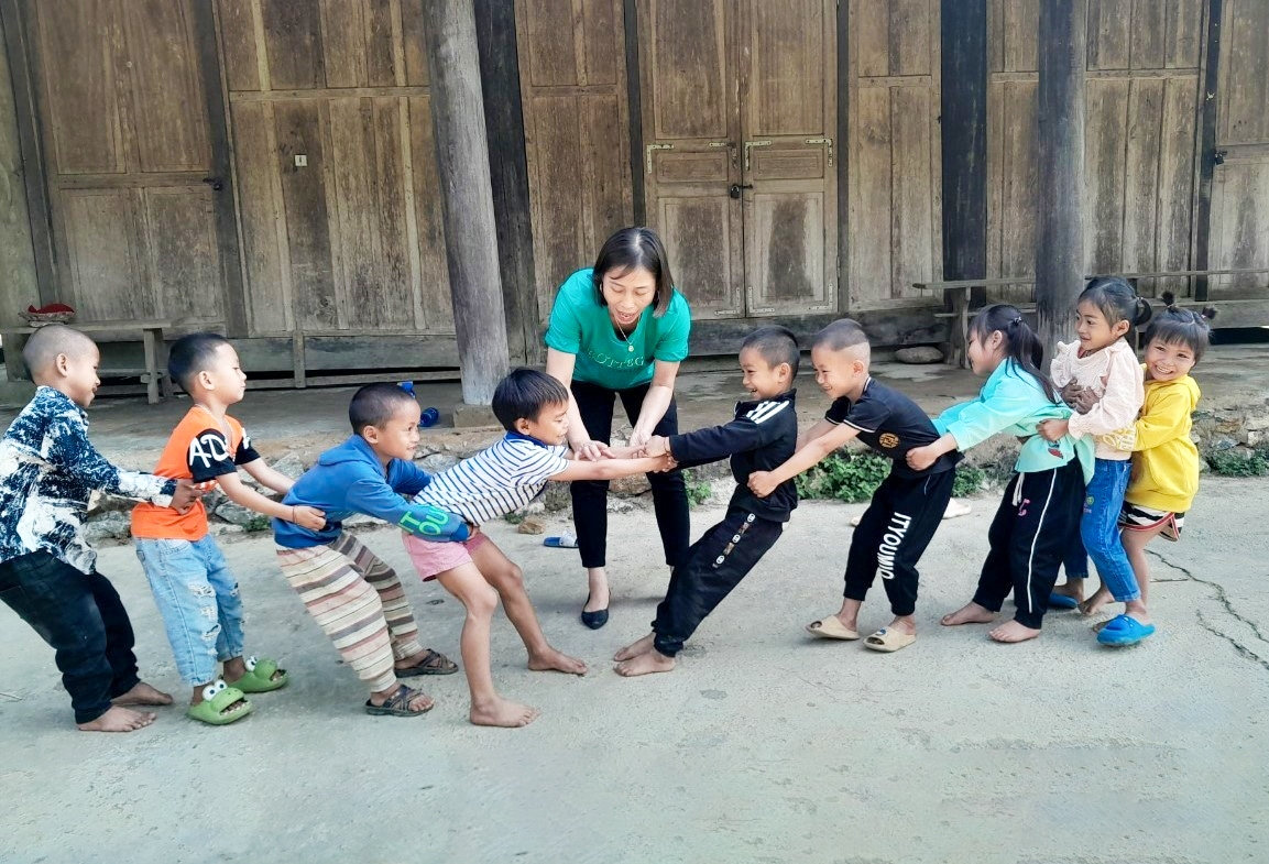 Lớp mầm non ở Khe Nóng đang phải học tạm tại Trạm kiểm soát Biên phòng