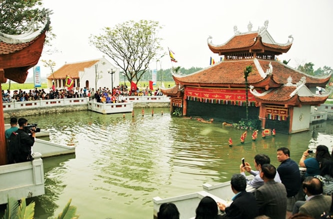Phường rối nước Đào Thục ngày càng thu hút đông đảo du khách