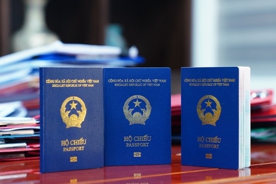 Mẫu hộ chiếu gắn chíp được cấp từ 1/3/2023. Ảnh: ĐỖ TRUNG