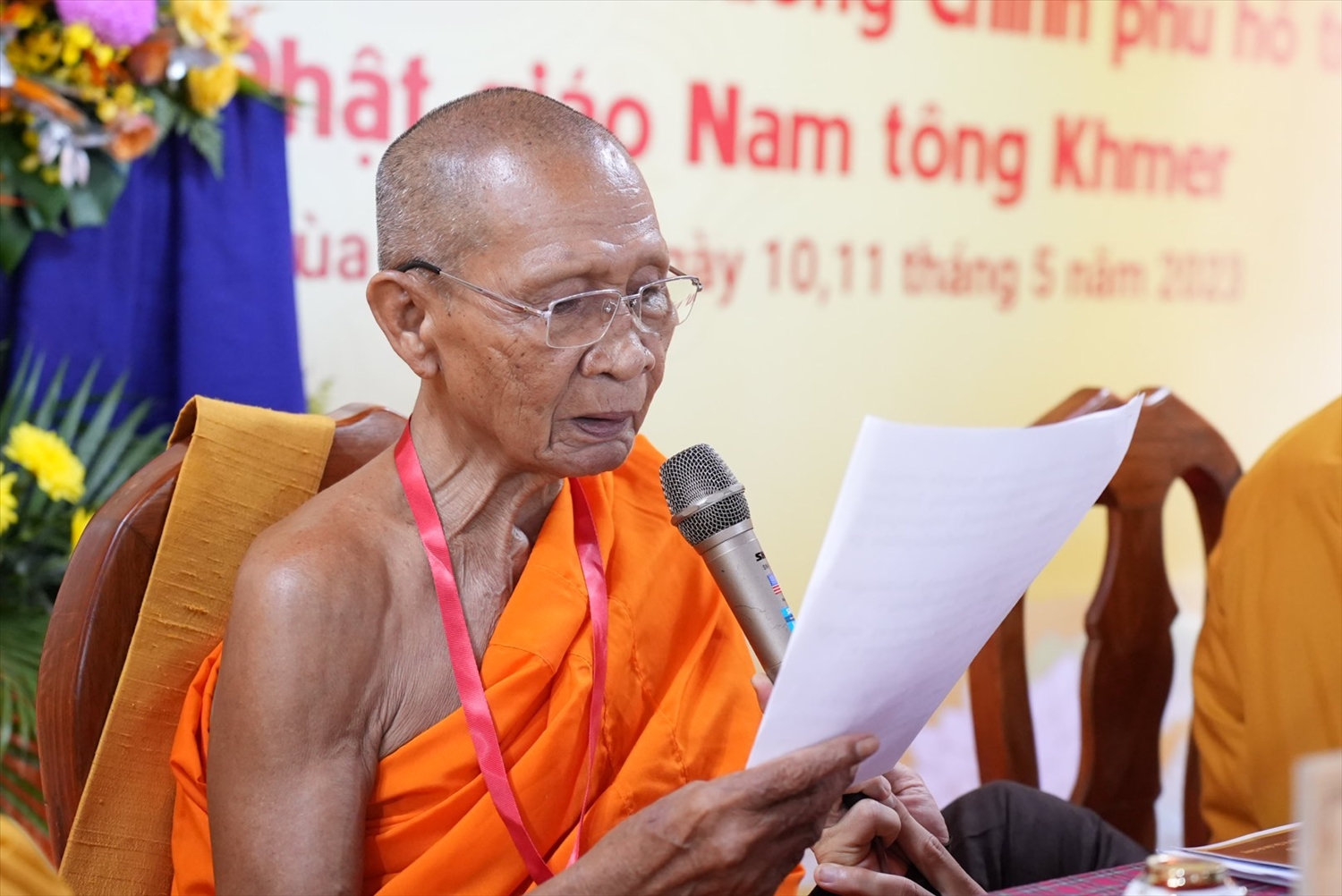 Trưởng lão Hòa thượng Chau Ty - ban đạo từ tại Hội nghị Trưởng lão Hòa thượng Chau Ty - ban đạo từ tại Hội nghị