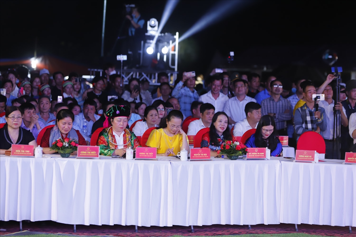 Đại biểu tham dự lễ khai mạc ngày hội