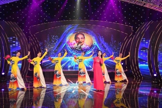 Sao Mai Phương Nga ra mắt MV mừng sinh nhật Bác 