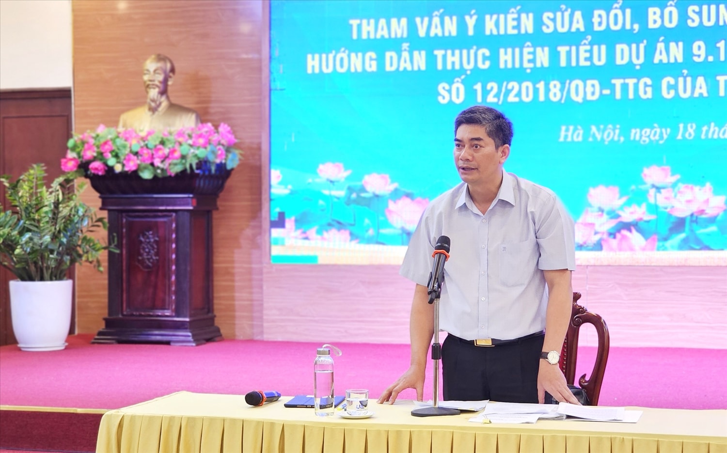 Thứ trưởng, Phó Chủ nhiệm Y Vinh Tơr phát biểu tại Hội thảo