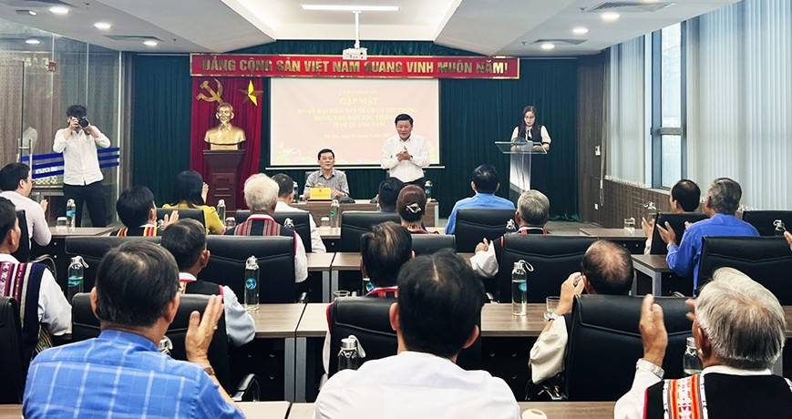 Quang cảnh buổi gặp mặt Quang cảnh buổi gặp mặt