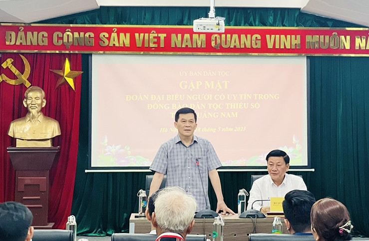 Thứ trưởng, Phó Chủ nhiệm Nông Quốc Tuấn phát biểu tại buổi gặp mặt Thứ trưởng, Phó Chủ nhiệm Nông Quốc Tuấn phát biểu tại buổi gặp mặt