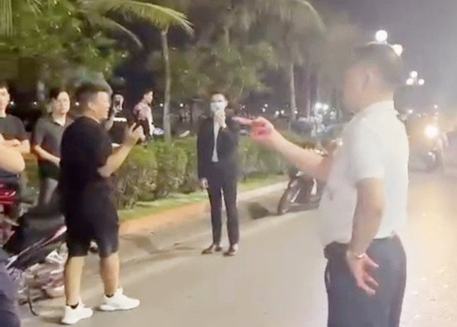 Trung tá Nguyễn Thành Nam có hành vi không chuẩn mực với người dân