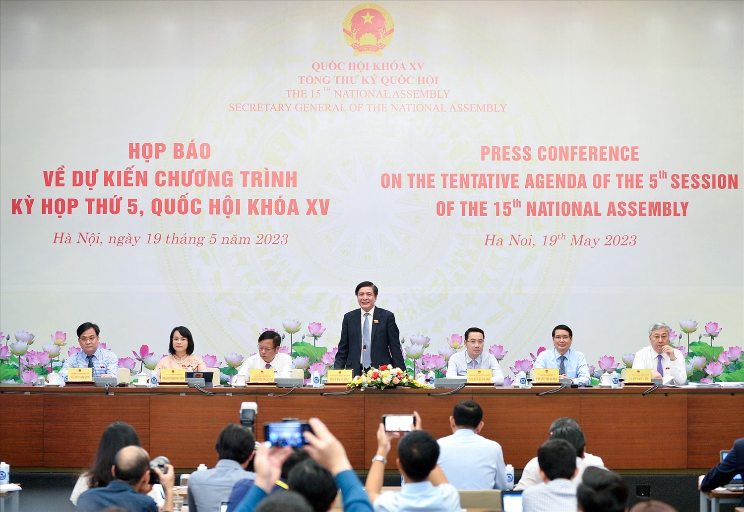 Tổng Thư ký Quốc hội, Chủ nhiệm Văn phòng Quốc hội Bùi Văn Cường chủ trì họp báo
