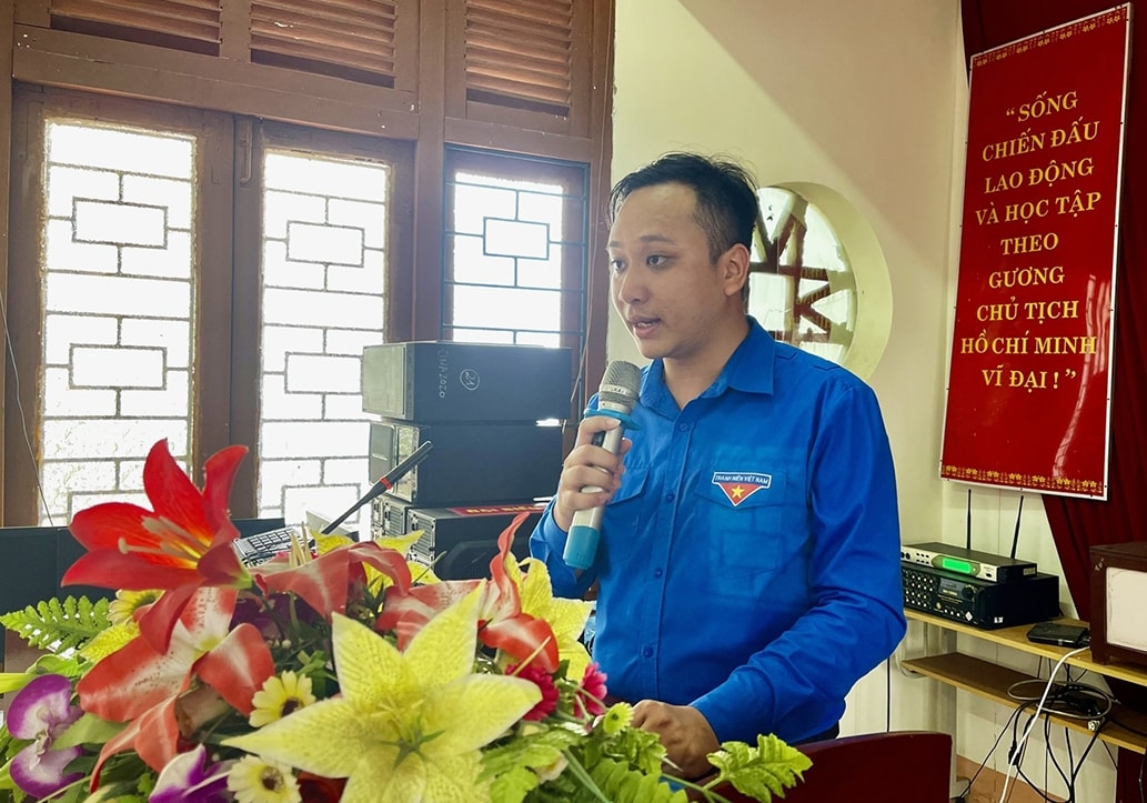 Bí thư ĐTN Trường Dự bị Đại học Dân tộc Trung ương Lê Phan Đức Kiên phát biểu khai mạc Tạo đàm