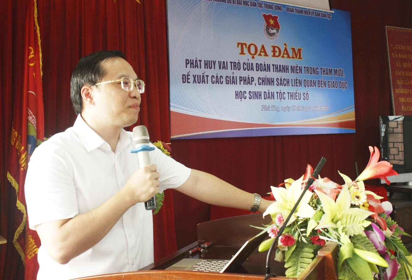Hiệu trưởng Trường Dự bị Đại học Dân tộc Trung ươngNguyễn Tuấn Anh phát biểu tại Tọa đàm