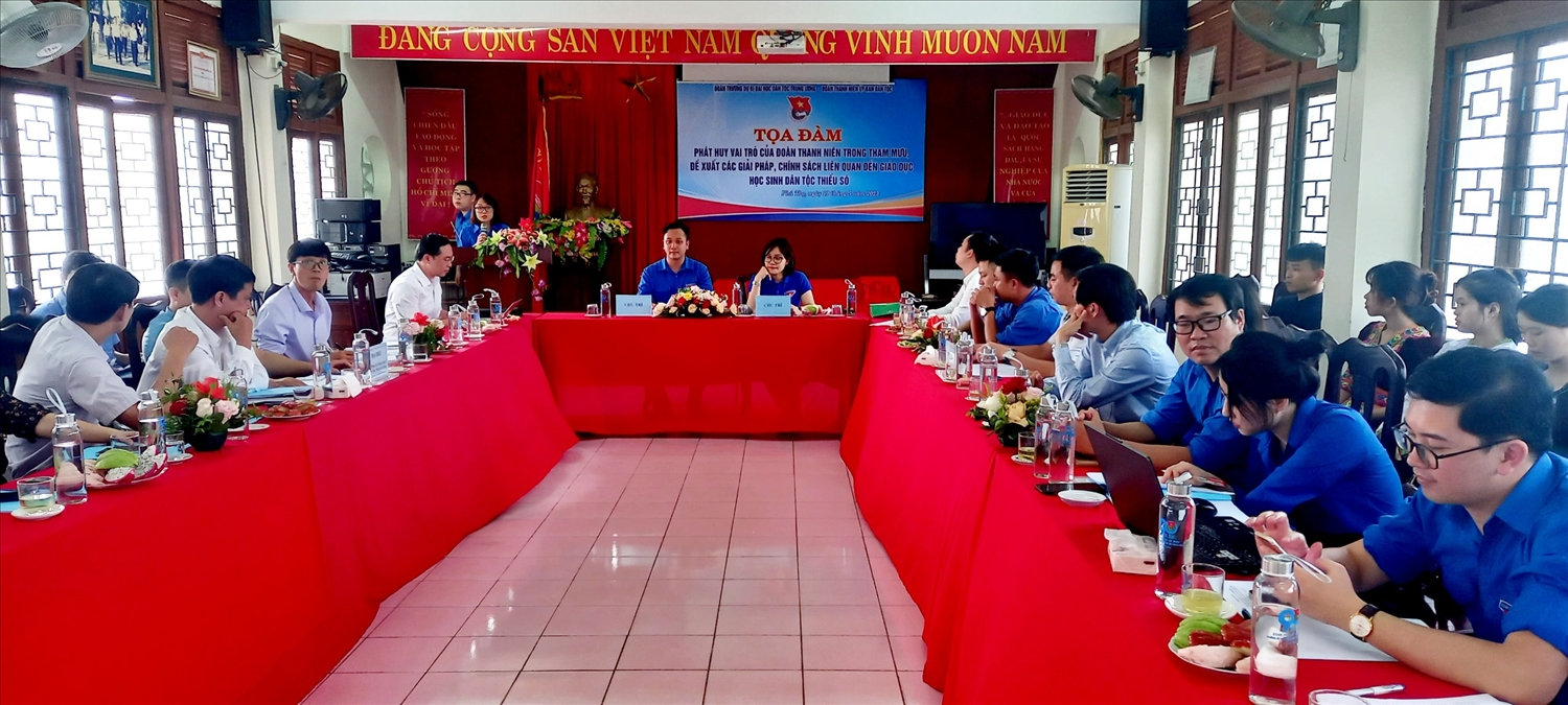 Phát huy vai trò của Đoàn thanh niên trong thực hiện chính sách giáo dục học sinh DTTS 