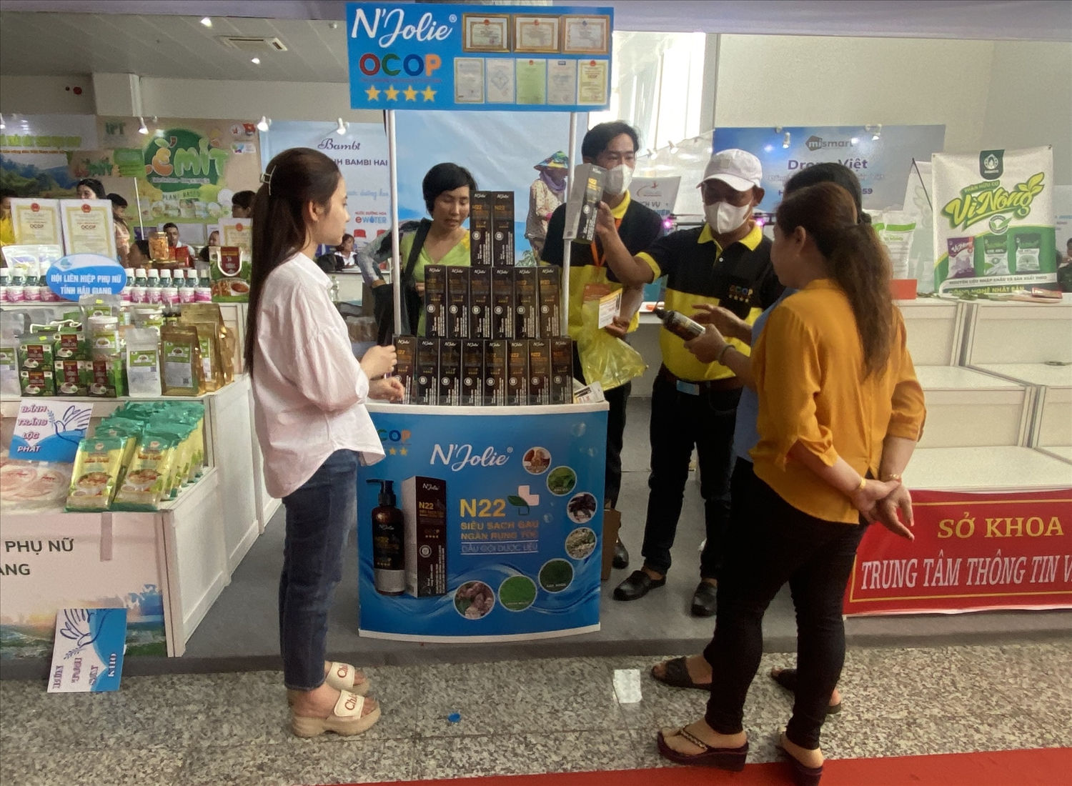 Dầu gội dược liệu N22 (huyện Vị Thủy) được lọt vào vòng chung kết Cuộc thi khởi nghiệp tỉnh Hậu Giang lần thứ III