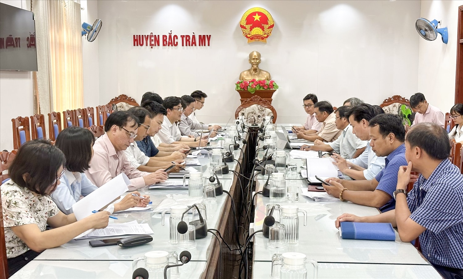 Thừa ủy quyền của lãnh đạo Ủy ban Dân tộc, Đoàn công tác của Uỷ ban Dân tộc và các bộ ngành do lãnh đạo Văn phòng Chương trình MTQG 1719 làm trưởng đoàn làm việc, tháo gỡ vướng mắc thực hiện Chương trình MTQG 1719 tại huyện Bắc Trà My, tỉnh Quảng Nam (tháng 4/2023) Thừa ủy quyền của lãnh đạo Ủy ban Dân tộc, Đoàn công tác của Uỷ ban Dân tộc và các bộ ngành do lãnh đạo Văn phòng Chương trình MTQG 1719 làm trưởng đoàn làm việc, tháo gỡ vướng mắc thực hiện Chương trình MTQG 1719 tại huyện Bắc Trà My, tỉnh Quảng Nam (tháng 4/2023)