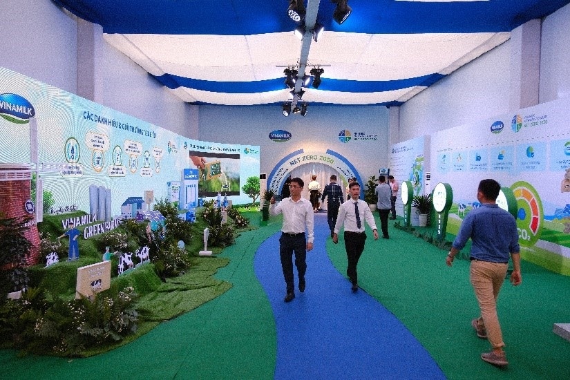 (chuyên đề cô Hạ) Vinamilk là công ty sữa đầu tiên tại Việt Nam có nhà máy và trang trại đạt chứng nhận trung hòa carbon 13