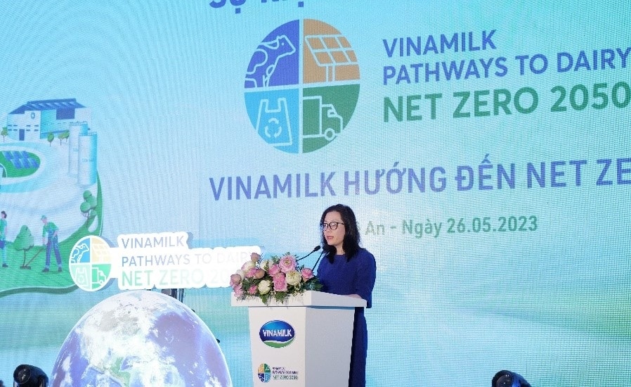 Bà Trần Thị Lan Anh – Tổng Thư ký VCCI, đại diện Hội đồng doanh nghiệp vì sự phát triển bền vững chia sẻ về những mục tiêu cụ thể của cam kết Net Zero 2050 của chính phủ