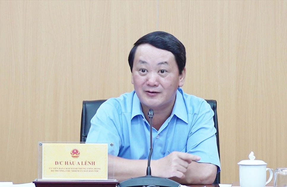 Bộ trưởng, Chủ nhiệm Hầu A Lềnh đã chủ trì hội ý Lãnh đạo UBDT 
