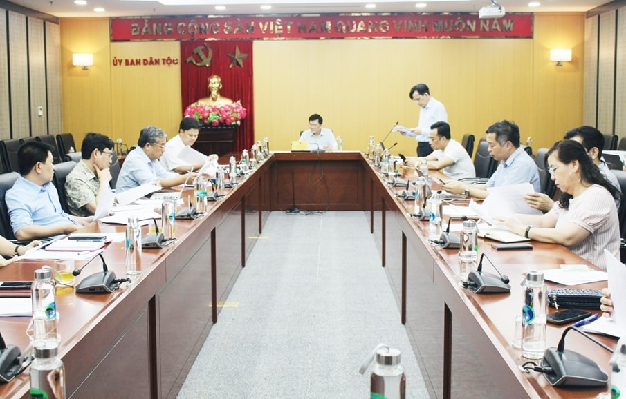 Quang cảnh buổi họp