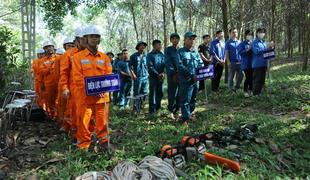 Lễ ra quân giải phóng hành lang an toàn lưới điện tại huyện Thường Xuân
