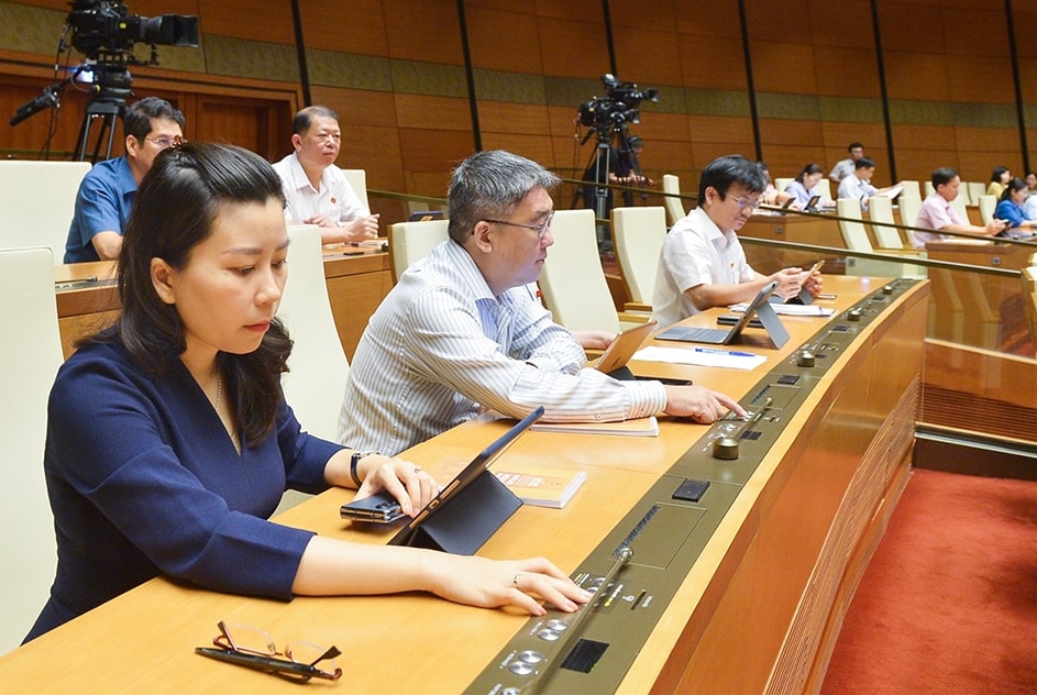 Các ĐBQH tham gia biểu quyết