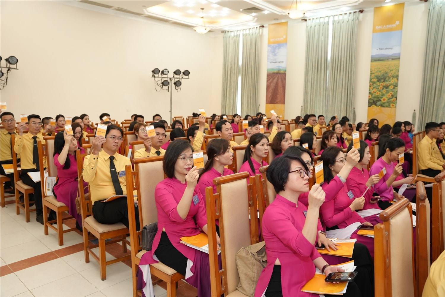 Công đoàn cơ sở BAC A BANK luôn nỗ lực hoàn thành nhiệm vụ chăm lo đời sống người lao động, góp phần đẩy mạnh tăng trưởng kinh doanh