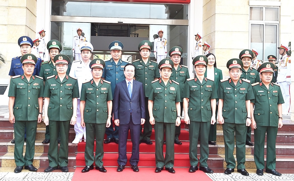 Chủ tịch nước Võ Văn Thưởng và các đại biểu chụp ảnh lưu niệm - Ảnh: VGP/Hải Minh