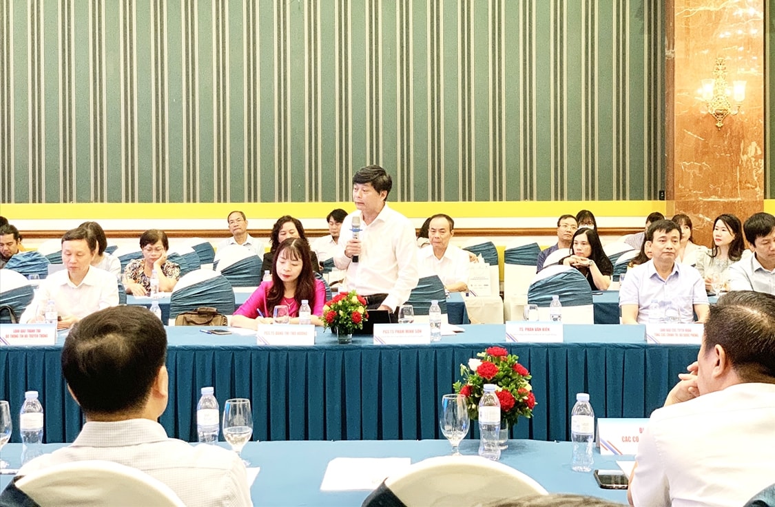 PGs.Ts. Phạm Minh Sơn - Giám đốc Học viện Báo chí và Tuyên truyền phát biểu tại Hội thảo PGs.Ts. Phạm Minh Sơn - Giám đốc Học viện Báo chí và Tuyên truyền phát biểu tại Hội thảo