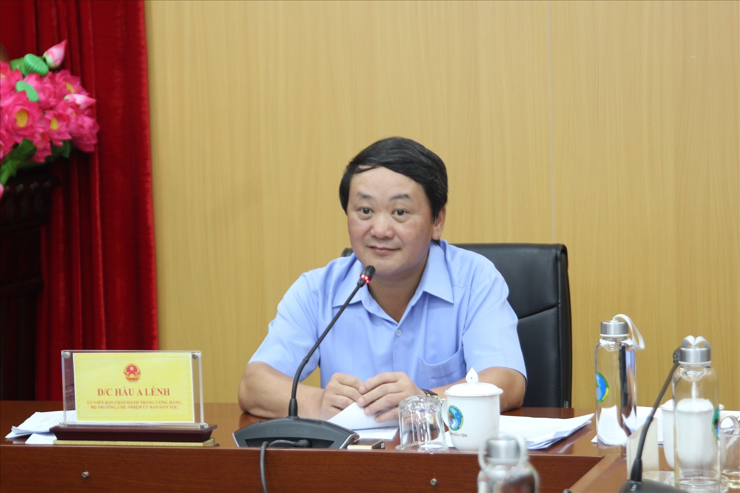 Bộ trưởng, Chủ nhiệm UBDT Hầu A Lềnh chủ trì cuộc họp Bộ trưởng, Chủ nhiệm UBDT Hầu A Lềnh chủ trì cuộc họp