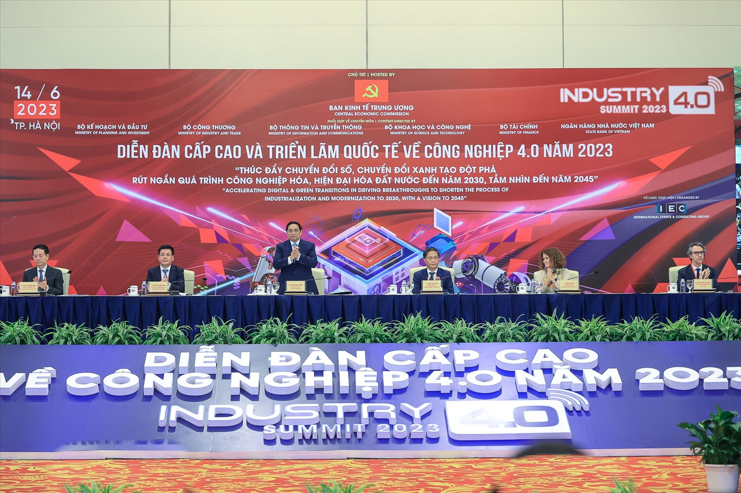 Thủ tướng tham dự Diễn đàn cấp cao và Triển lãm Quốc tế về Công nghiệp 4.0 năm 2023 - Ảnh: VGP/Nhật Bắc