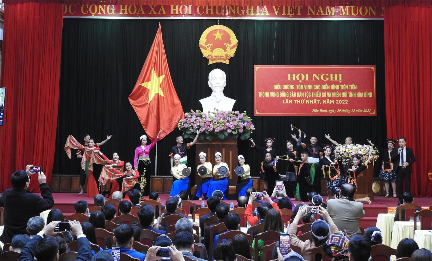 Nhờ thực hiện tốt các chính sách dân tộc góp phần nâng cao đời sống vật chất, tinh thần cho Nhân dân trên địa bàn, đặc biệt là đồng bào DTTS