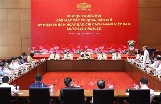 Quang cảnh buổi gặp mặt Quang cảnh buổi gặp mặt