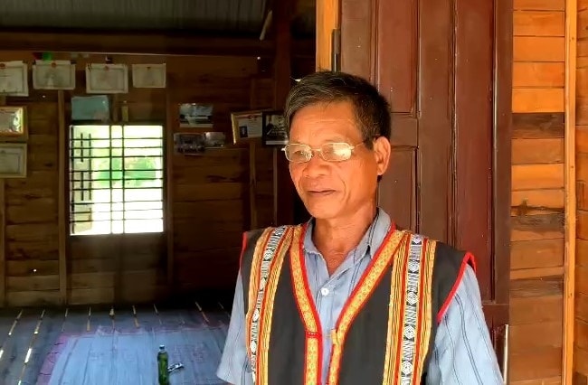 Ông Ksor Yung, già làng buôn Chư Krih, xã Chư Drăng, huyện Krông Pa, tỉnh Gia Lai