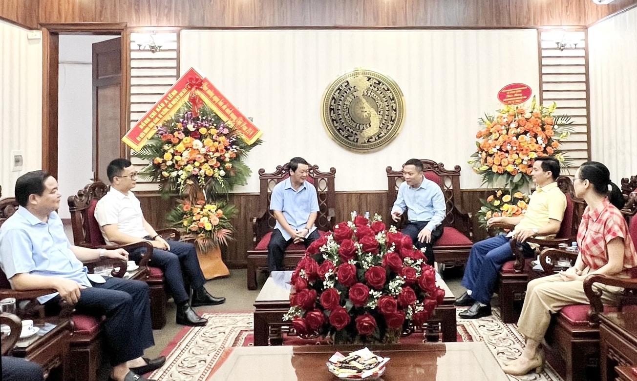 Bộ trưởng, Chủ nhiệm Ủy ban Dân tộc Hầu A Lềnh thăm, chúc mừng Cổng Thông tin điện tử Chính phủ, Báo Chính phủ Bộ trưởng, Chủ nhiệm Ủy ban Dân tộc Hầu A Lềnh thăm, chúc mừng Cổng Thông tin điện tử Chính phủ, Báo Chính phủ