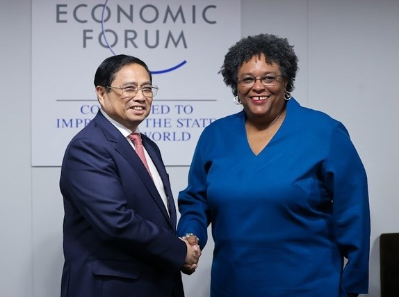 Thủ tướng Phạm Minh Chính và Thủ tướng Barbados Mia Mottley nhất trí thúc đẩy các hoạt động trao đổi đoàn các cấp, nhất là cấp cao nhằm tăng cường hiểu biết lẫn nhau, phát triển tình đoàn kết hữu nghị giữa nhân dân hai nước - Ảnh: VGP/Nhật Bắc