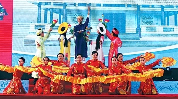 Tiết mục văn nghệ tái dựng hình tượng cố soạn giả Mộc Quán - Nguyễn Trọng Quyền tại lễ kỷ niệm ngày sinh của ông.