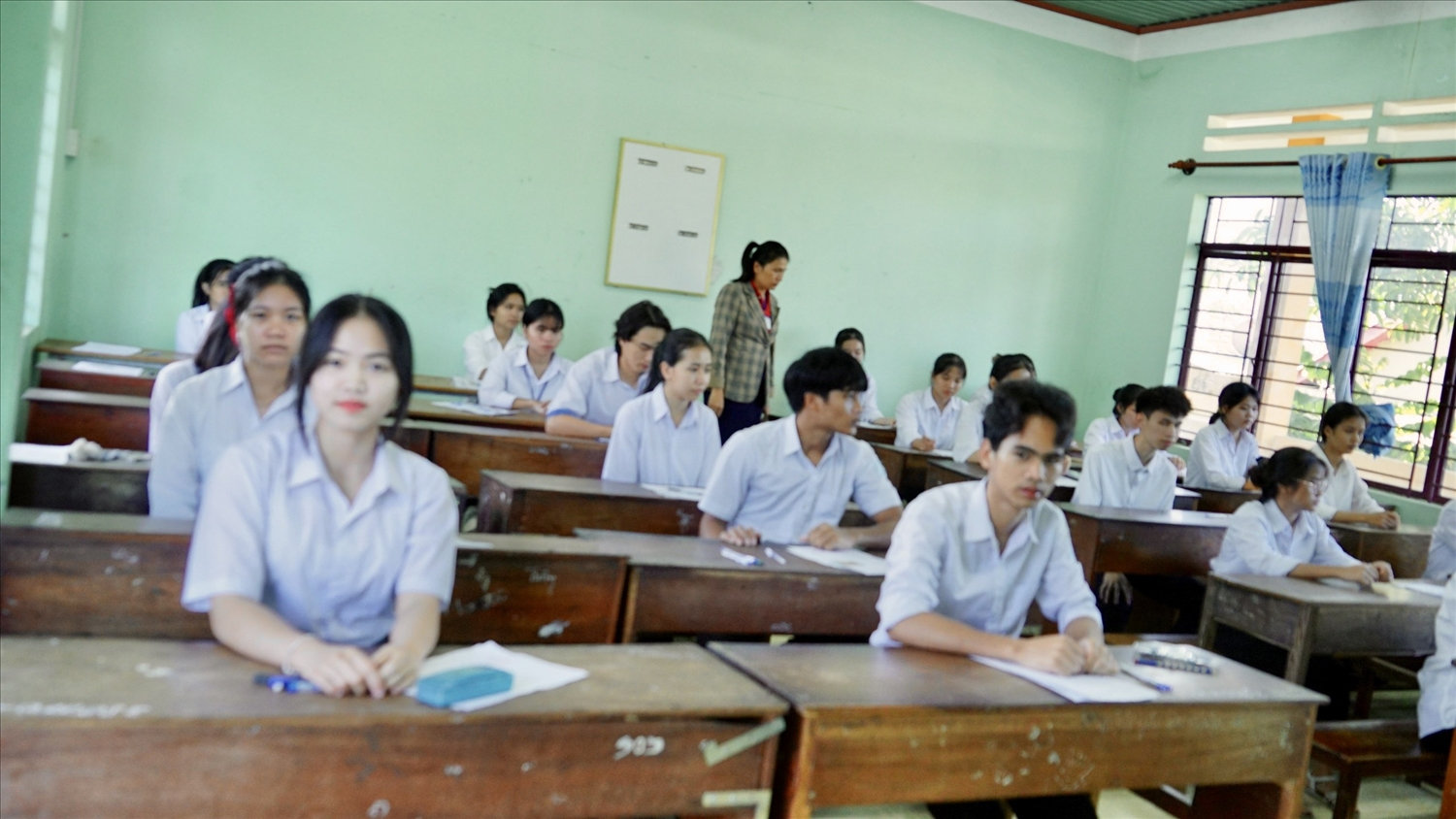 Sáng nay các thí sinh thi môn Ngữ Văn