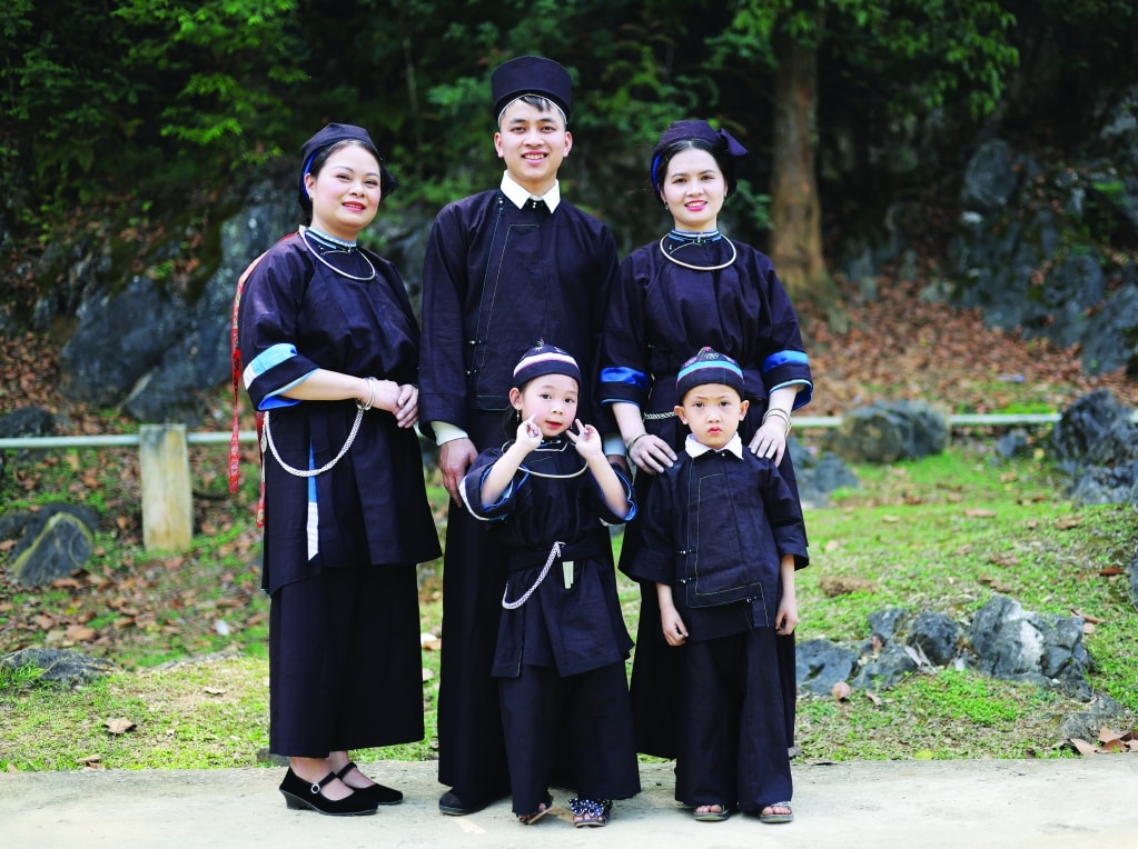 Trang phục dân tộc Nùng An xã Phúc Sen, Quảng Hòa, Cao Bằng. Ảnh minh họa