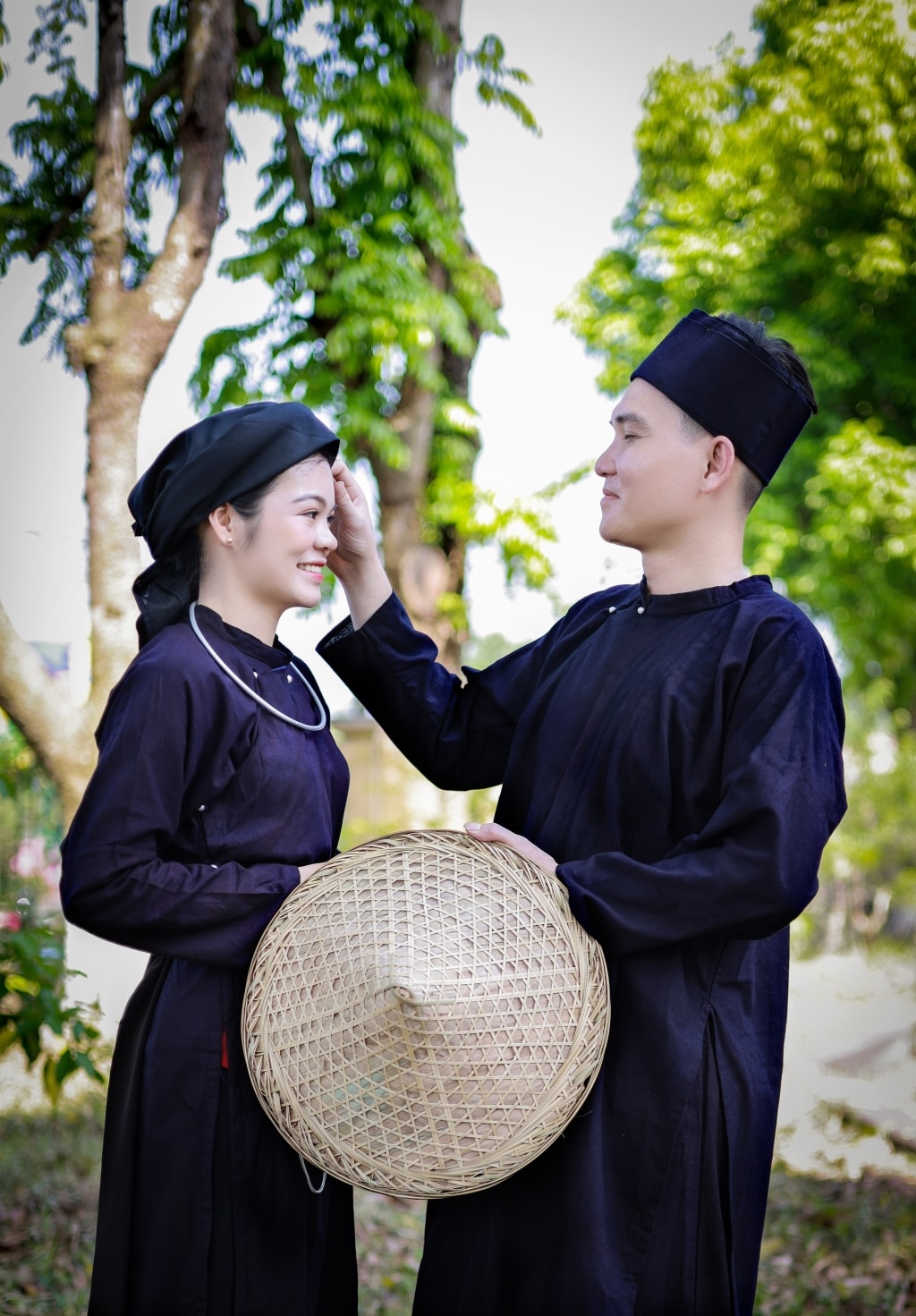 Nét đẹp trang phục dân tộc Tày.