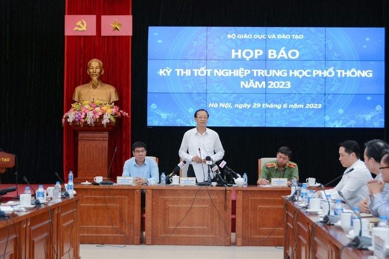 Toàn cảnh buổi họp báo