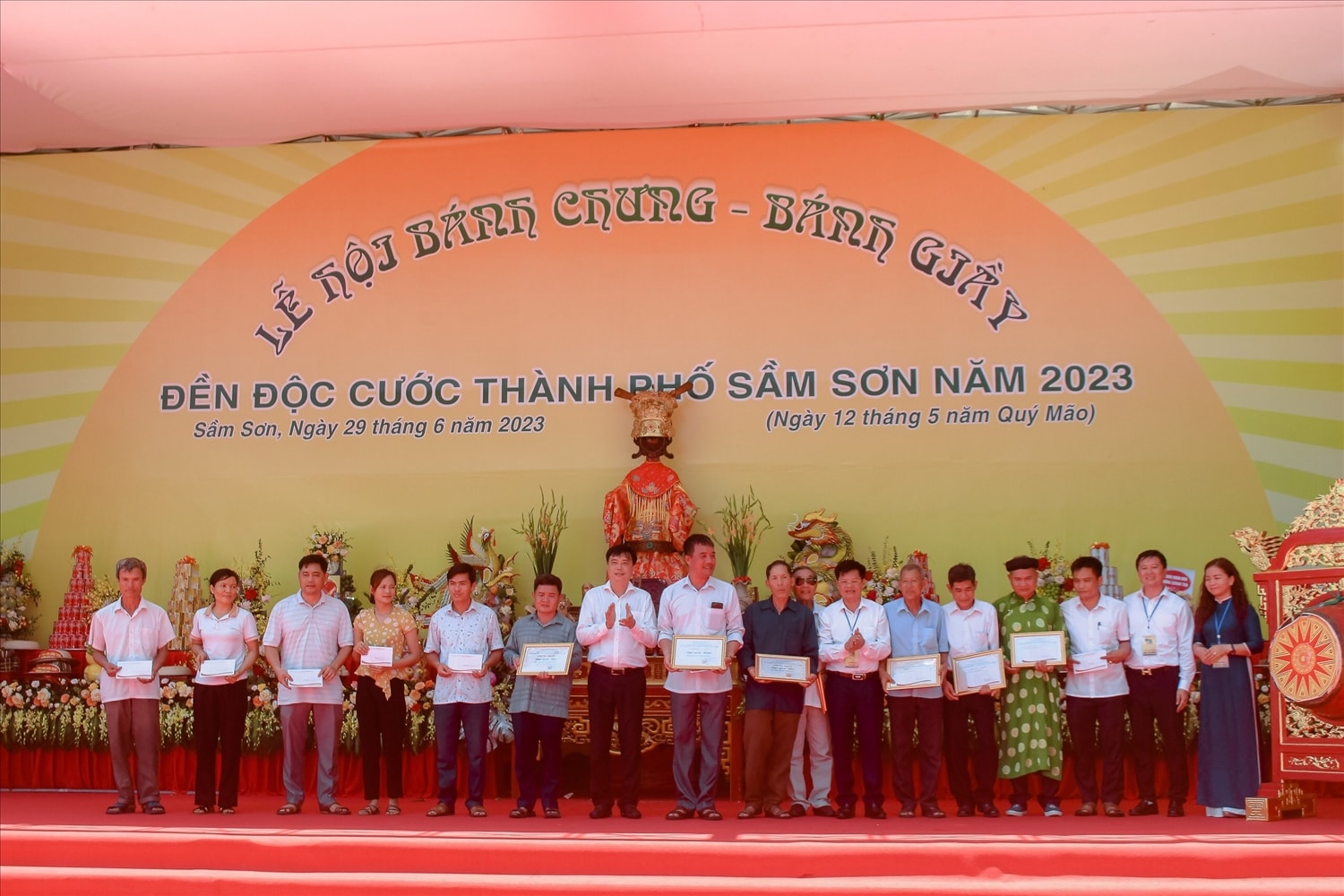 (tin ảnh) Những hình ảnh đặc sắc tại Lễ hội Bánh Chưng - Bánh Giầy 7 (tin ảnh) Những hình ảnh đặc sắc tại Lễ hội Bánh Chưng - Bánh Giầy 7