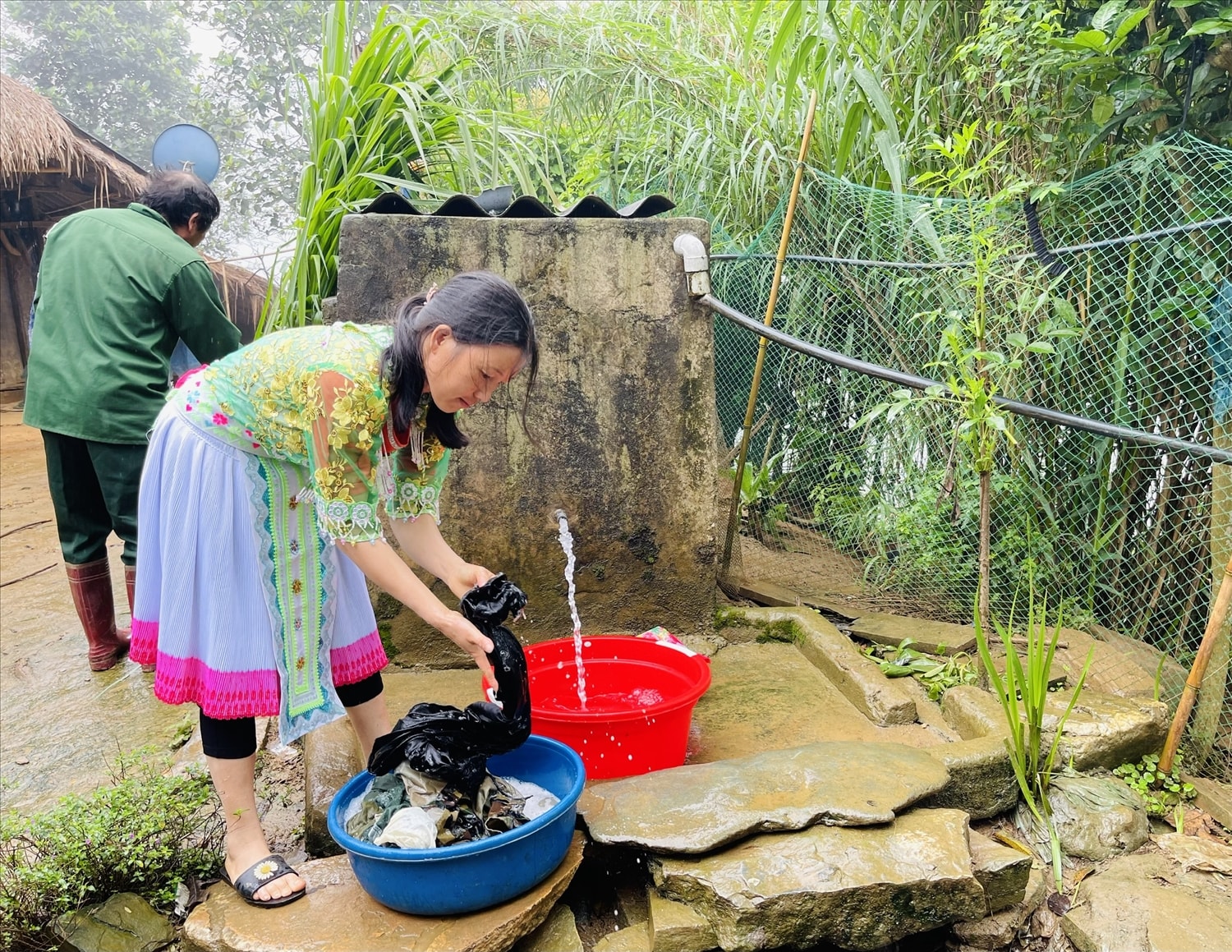 Nhờ Chương trình cho vay nước sạch và vệ sinh môi trường nông thôn, gia đình Đào Thị Mỵ ở thôn Khuổi Luông, xã Hiệp Lực, huyện Ngân Sơn (Bắc Kạn) có đủ nguồn nước sạch sử dụng, đảm bảo an toàn vệ sinh cho gia đình.