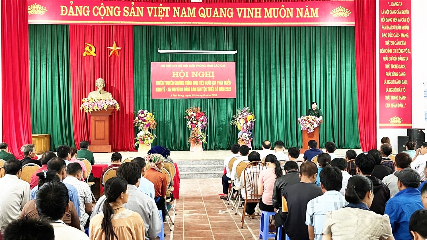 Hơn 1 nghìn người dân khu vực biên giới của huyện Bát Xát được tuyên truyền về CT MTQG 1719 Hơn 1 nghìn người dân khu vực biên giới của huyện Bát Xát được tuyên truyền về CT MTQG 1719