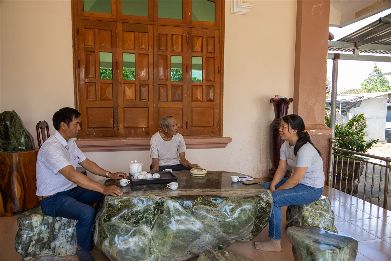 Ông Y Luyện Niê Kđăm, nguyên Bí thư Tỉnh ủy Đắk Lắk, Người có uy tín buôn Kram, xã Ea Tiêu, huyện Cư Kuin chia sẻ với phóng viên