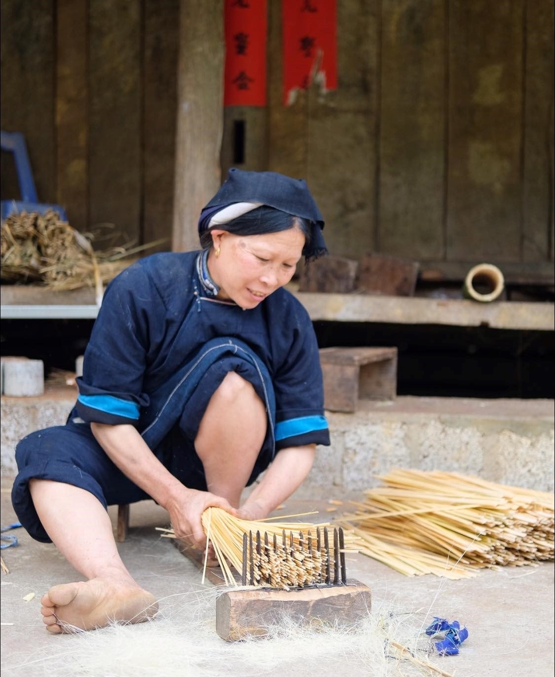 Công đoạn vót que hương