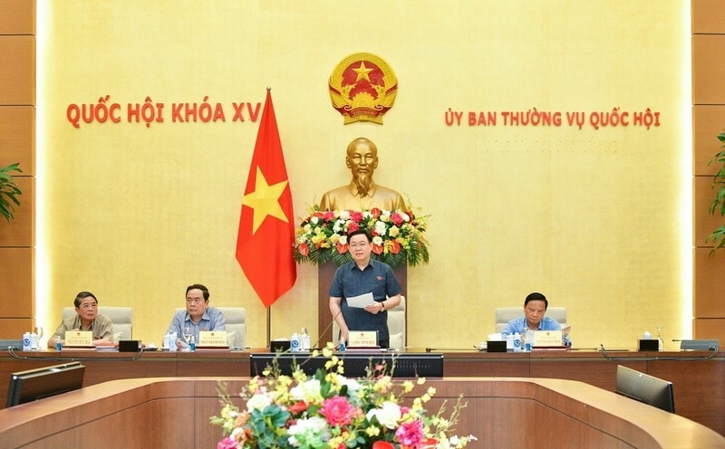 Chủ tịch Quốc hội Vương Đình Huệ cùng các Phó Chủ tịch Quốc hội dự và chủ trì cuộc họp. (Ảnh: Đăng Anh)