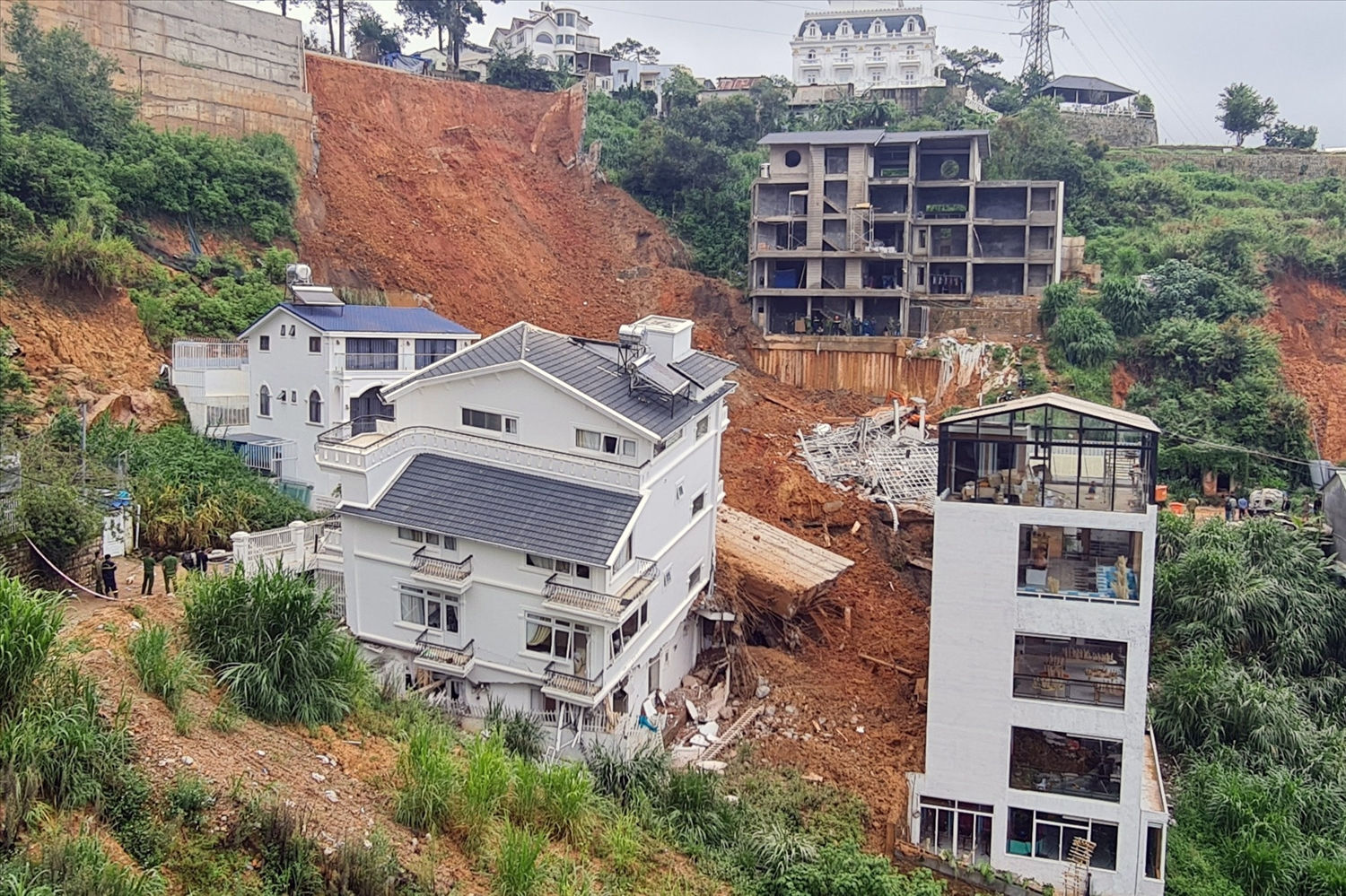 Vụ sạt lở xảy ra tại Tp.Đà Lạt ngày 29/6 (Ảnh IT)