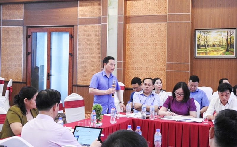 Đại biểu thảo luận tại Hội nghị Đại biểu thảo luận tại Hội nghị