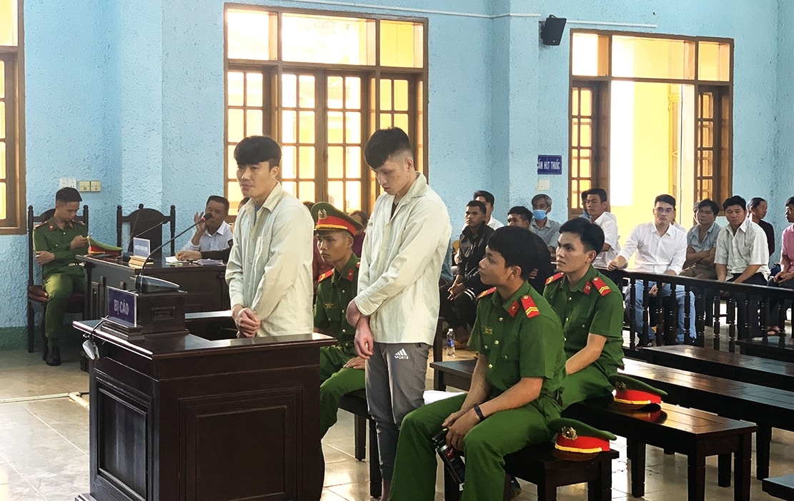 Bị cáo Trần Quang Quyết và Phan Ngọc Đức tại Tòa Bị cáo Trần Quang Quyết và Phan Ngọc Đức tại Tòa